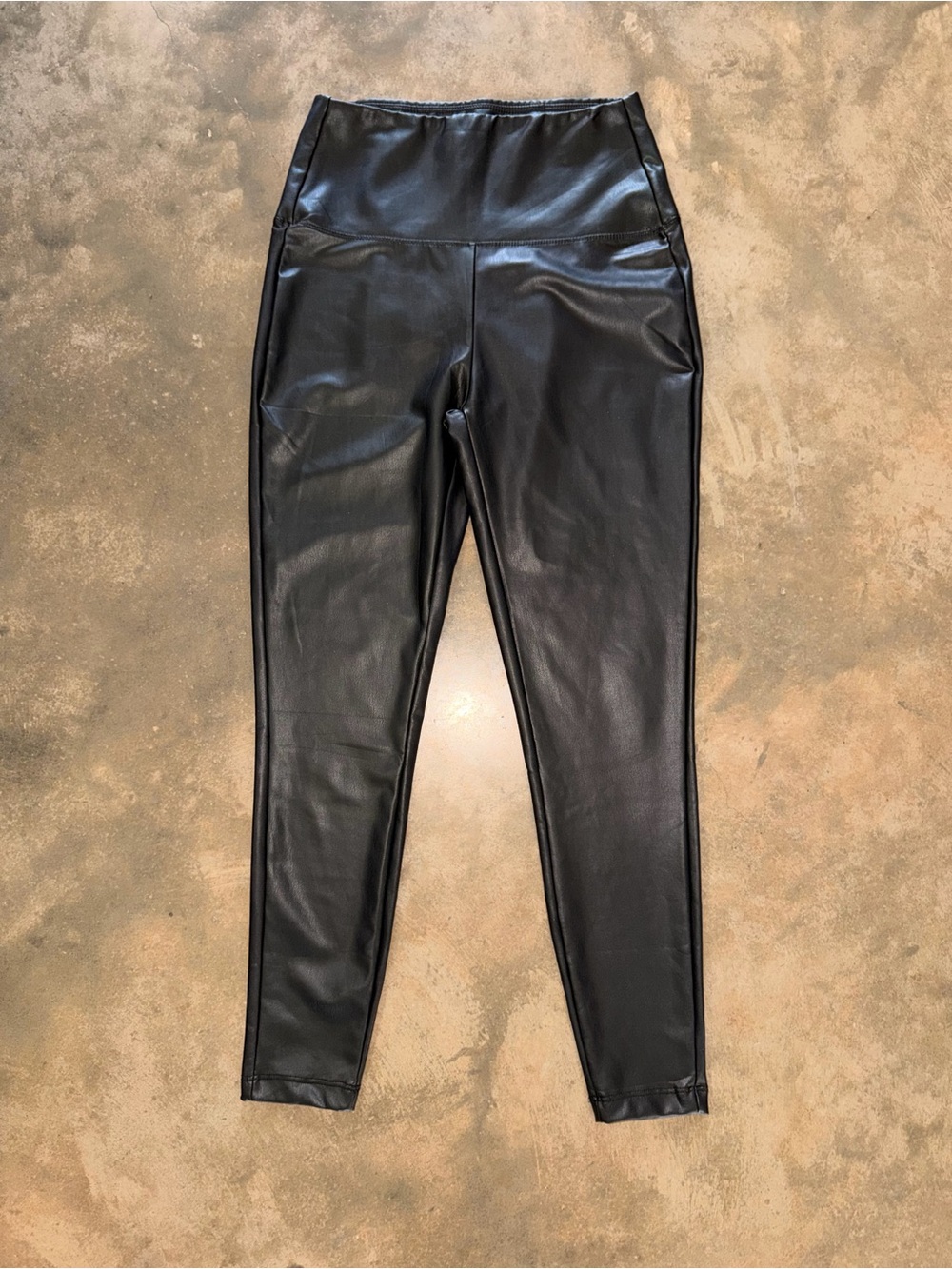Zenana Black Faux Leather High Rise Leggings Size L Stretch Pull On Pants Preppy